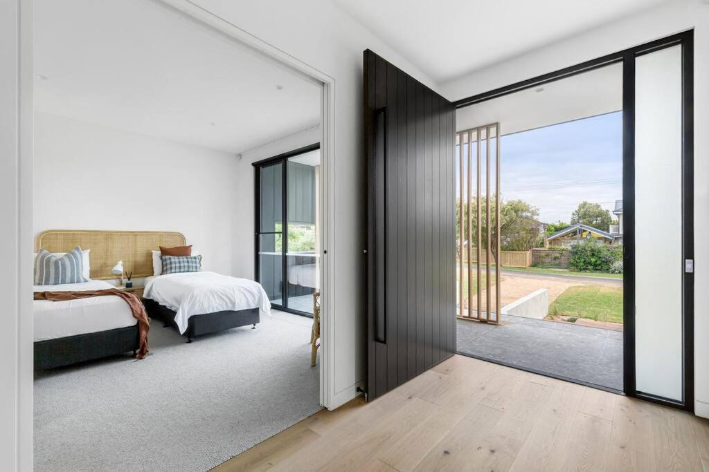 Kirks On Park - Brand New Luxury Home, Great Location Сорренто Экстерьер фото