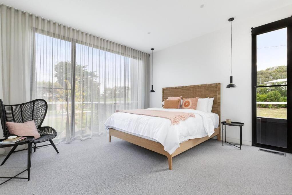 Kirks On Park - Brand New Luxury Home, Great Location Сорренто Экстерьер фото
