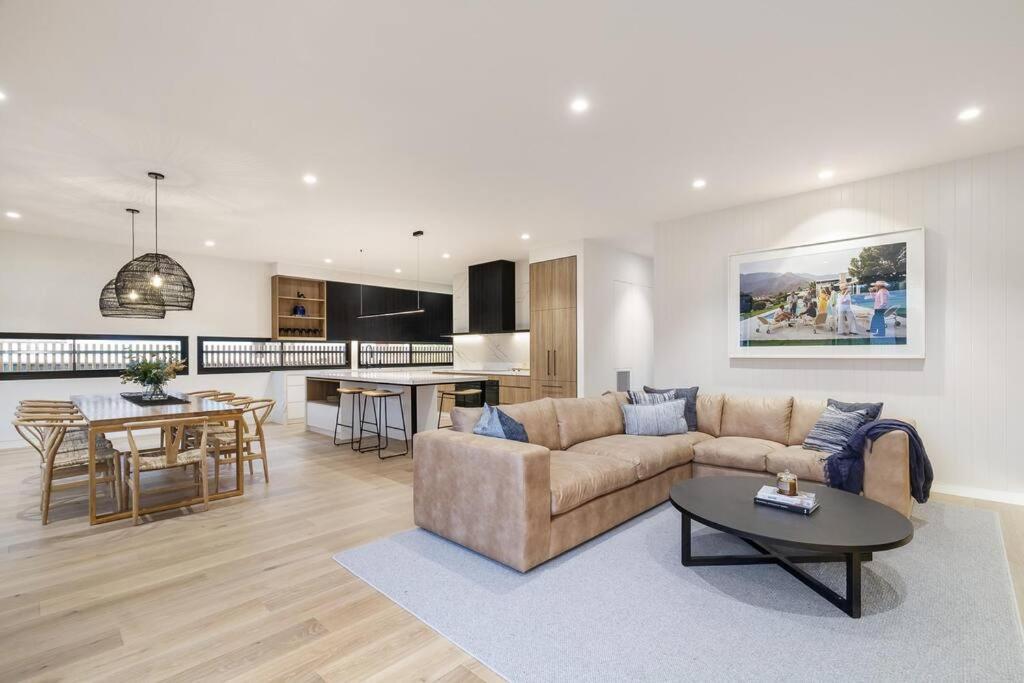 Kirks On Park - Brand New Luxury Home, Great Location Сорренто Экстерьер фото