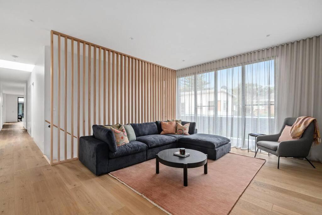Kirks On Park - Brand New Luxury Home, Great Location Сорренто Экстерьер фото